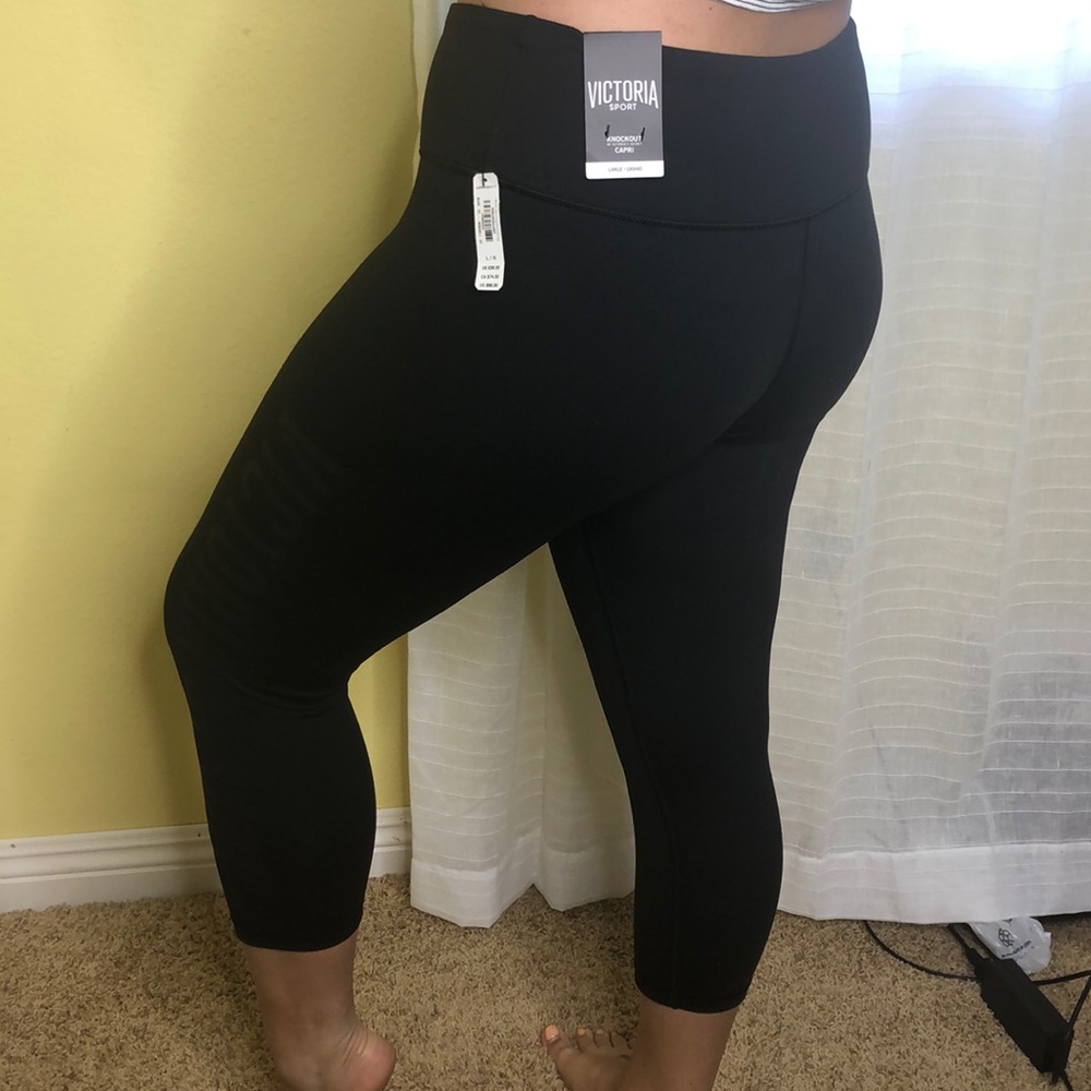 Victoria Sport Crop Leggings